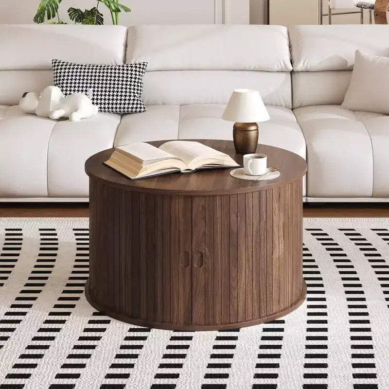 Table basse Mid-Century Modern - Design cannelé avec rangement coulissant à portes tambours