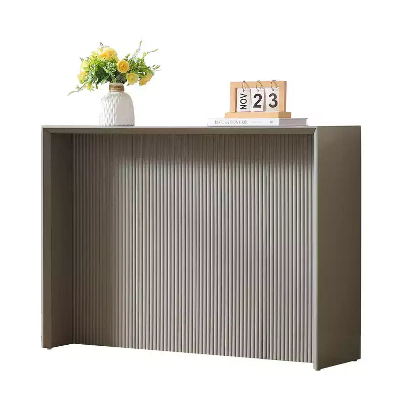 Console contemporaine avec façade ondulée